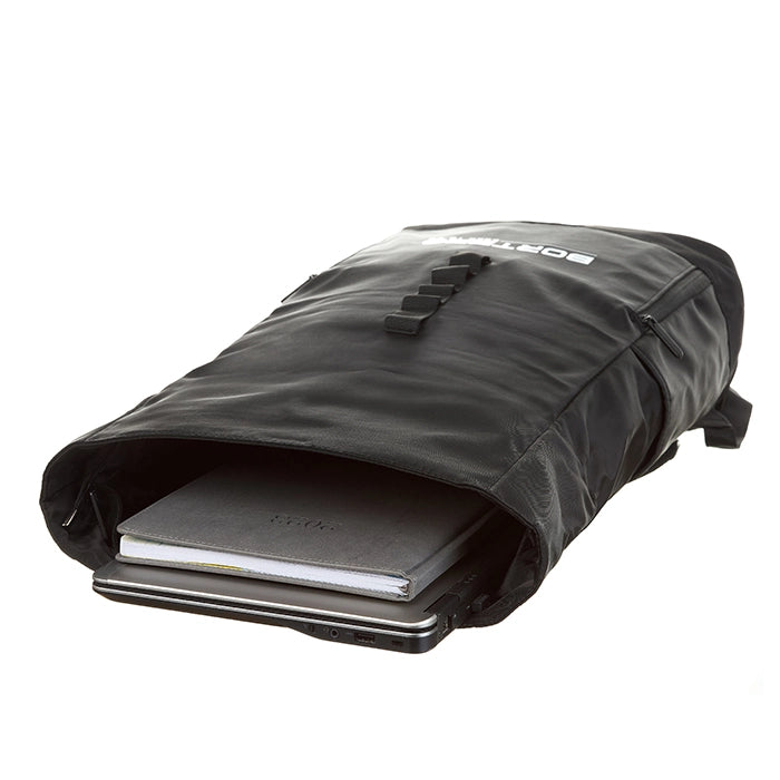 plecak-roll-top-czarny-pakowanie-bortego
