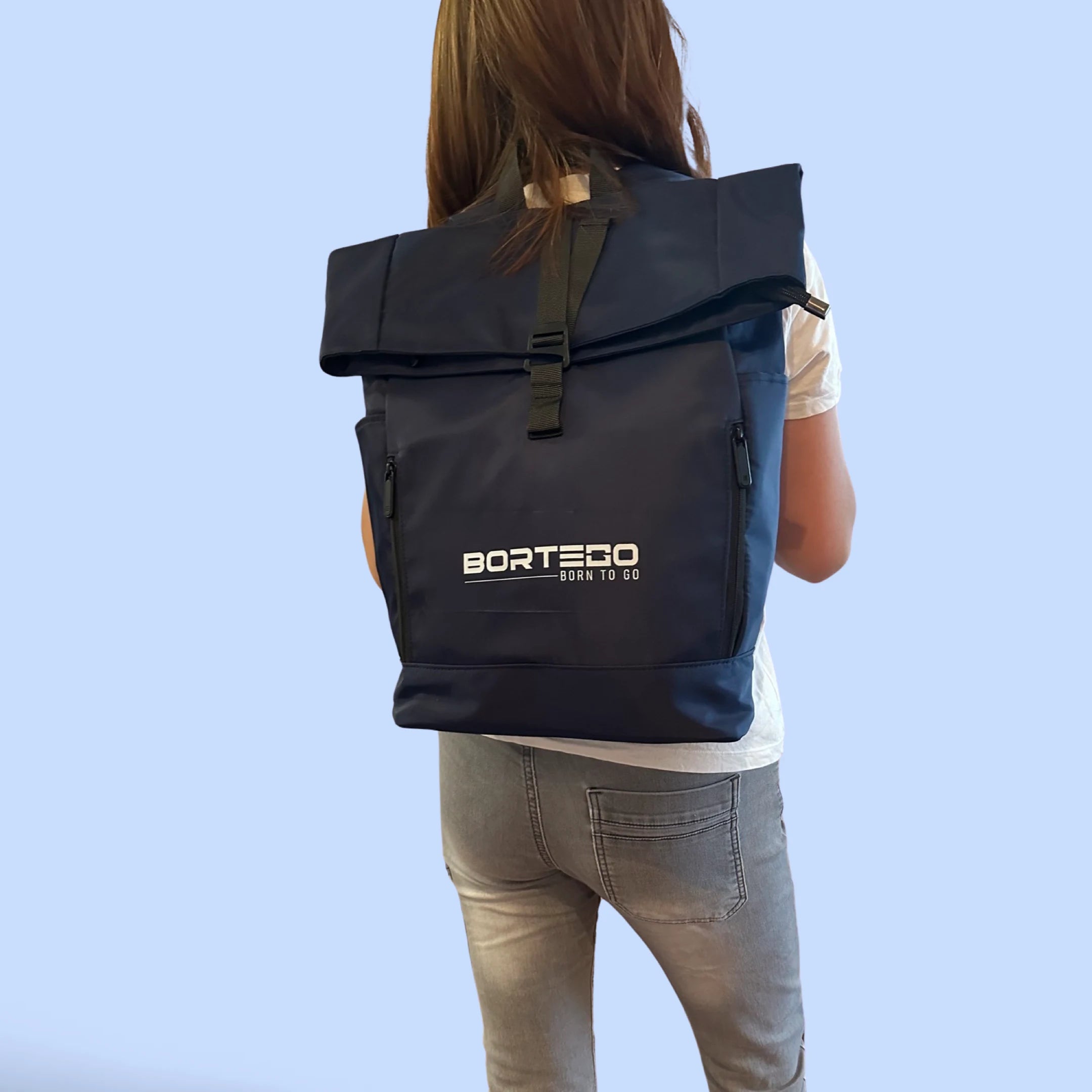 plecak_roll_top_niebieski_model_bortego