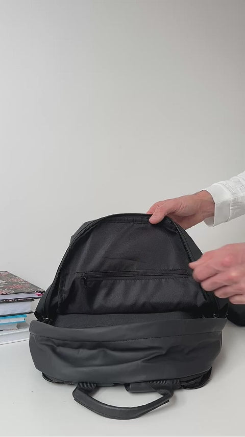 hidden pocket for the telefone