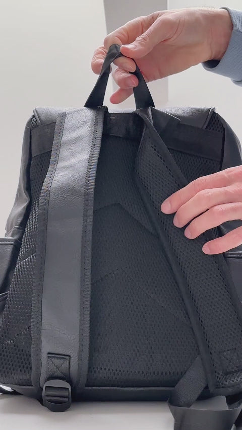 ergonomic back of the Bortego backpack